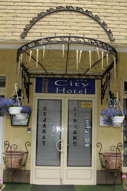 City Hotel Сиофок Екстериор снимка